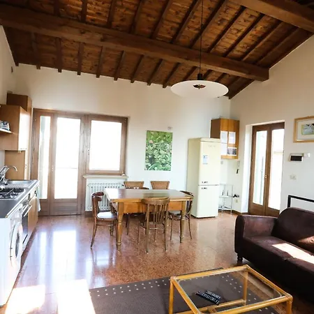 Welcome Traveller Merlo Nero Apartment Garda (Verona)